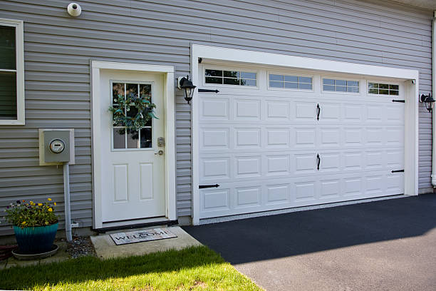 24/7 Emergency Garage Door Panel Replacement experts in Rushford, MN